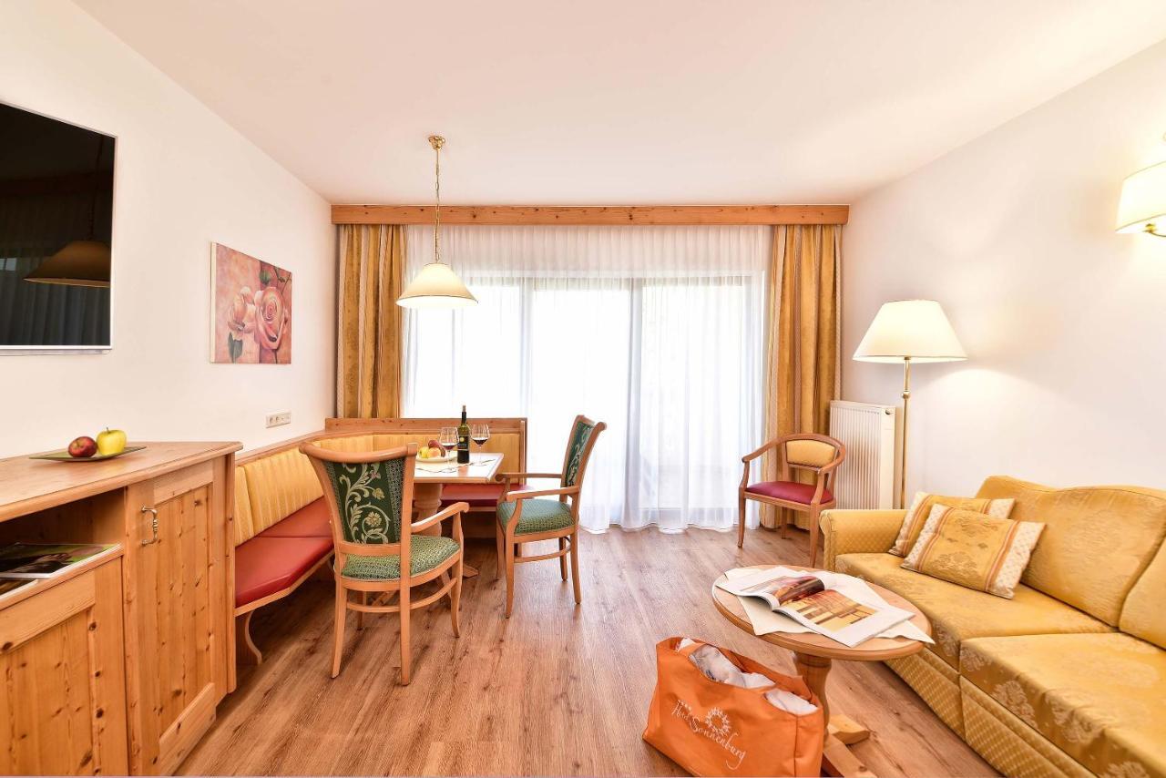 Hotel Sonnenburg Merano Exteriör bild