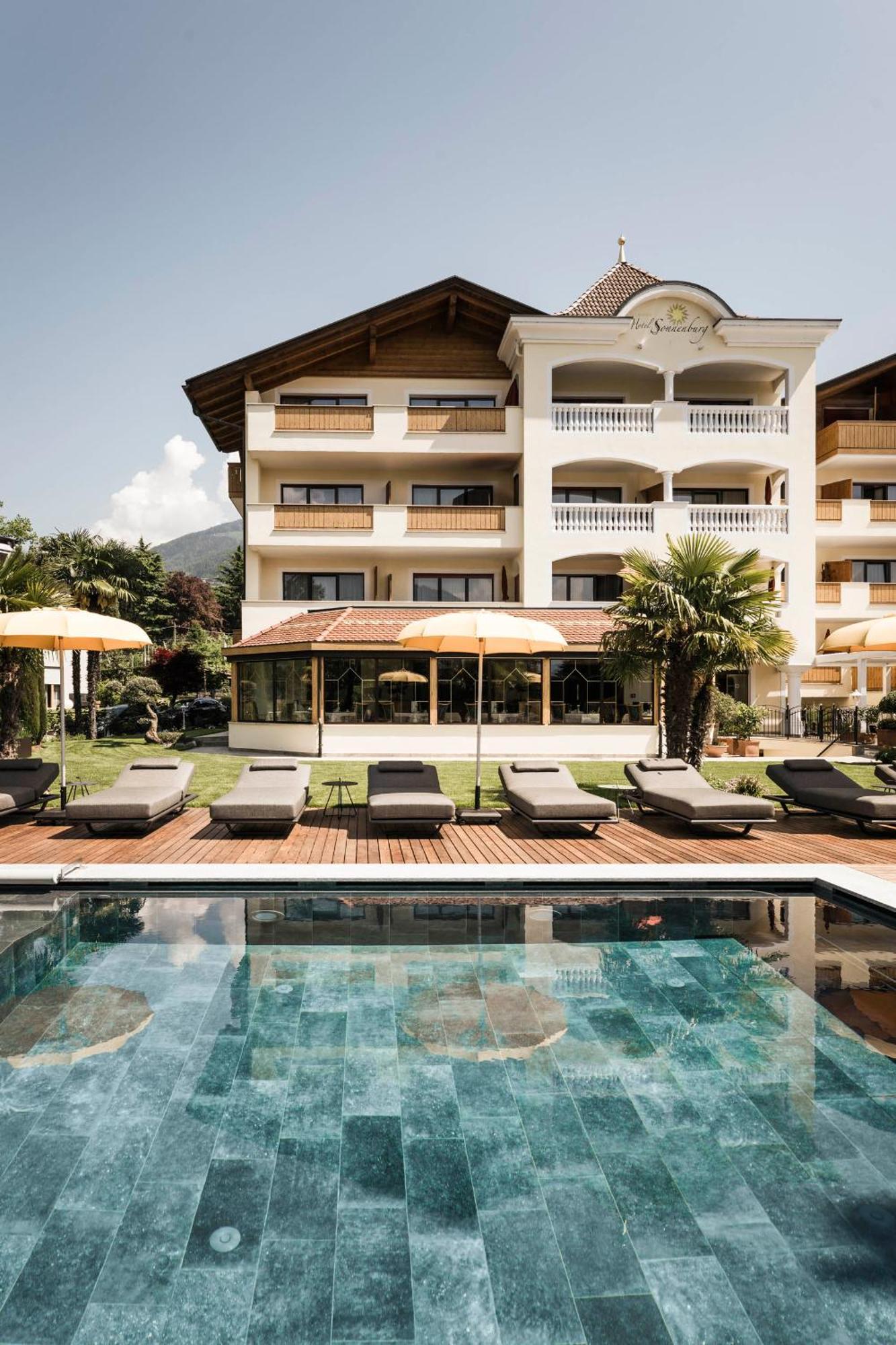 Hotel Sonnenburg Merano Exteriör bild