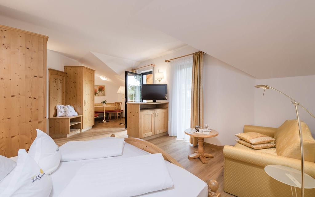 Hotel Sonnenburg Merano Rum bild