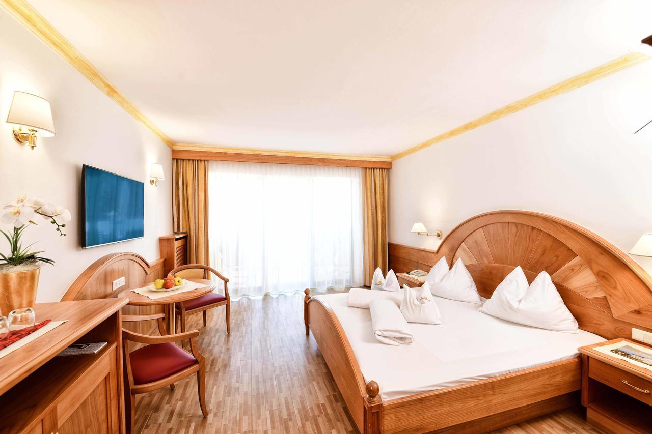 Hotel Sonnenburg Merano Exteriör bild