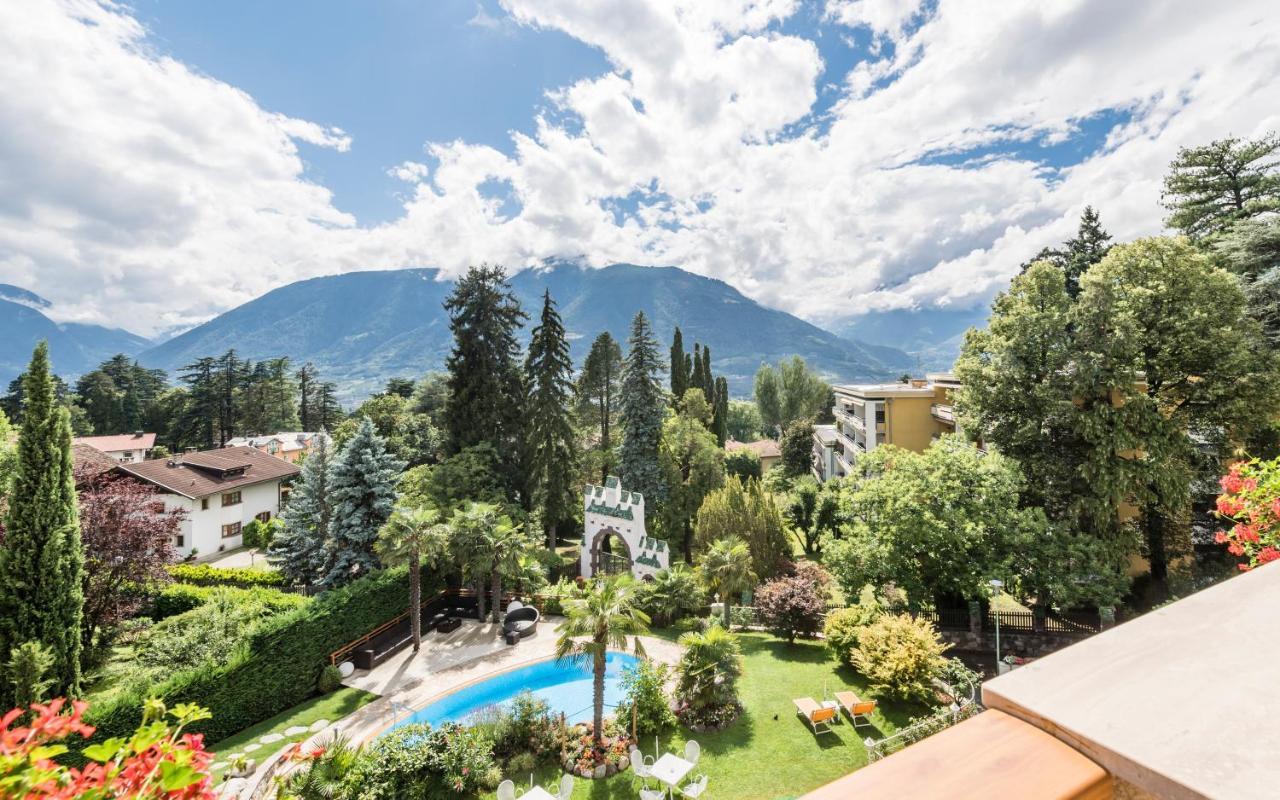 Hotel Sonnenburg Merano Exteriör bild